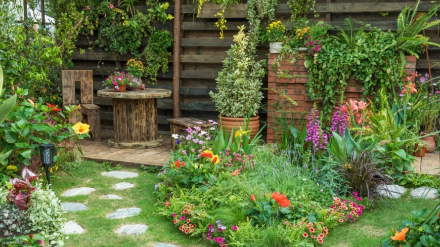 How to Design a Sustainable Garden That Thrives Year-Round